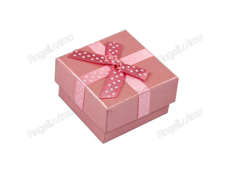  Подарочная коробка розового цвета