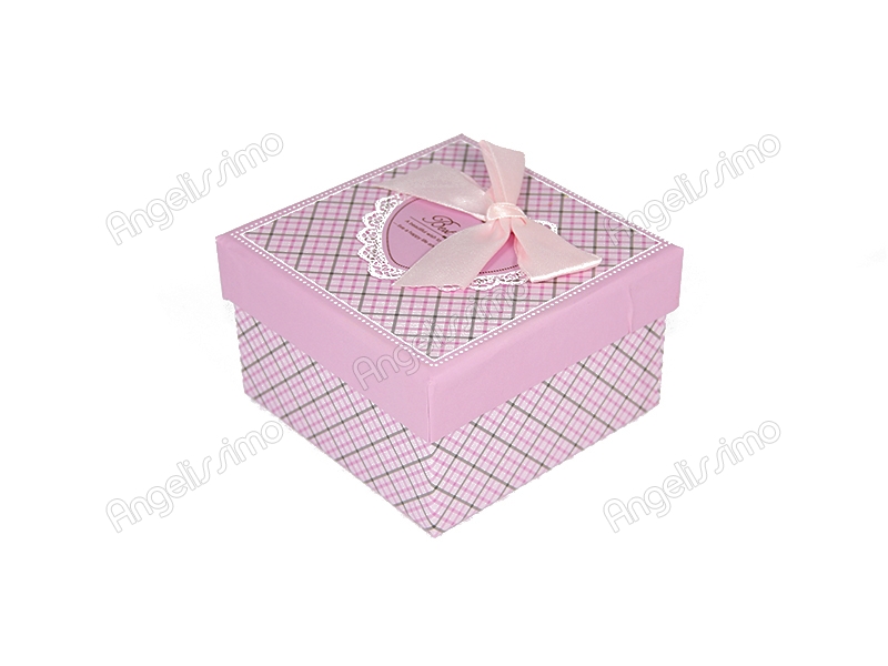  Подарочная коробка розового цвета с бантом средняя
