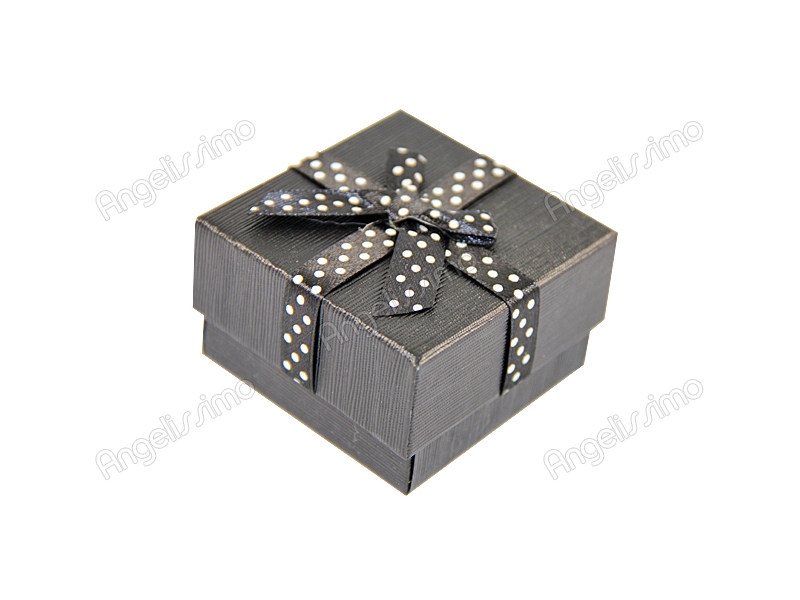  Подарочная коробка черного цвета