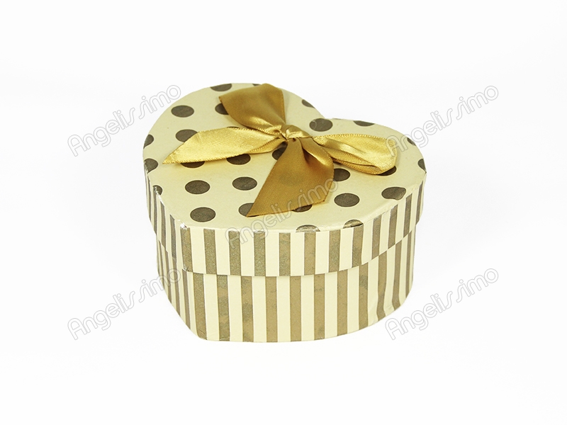  Подарочная коробка желтого цвета в золотой горошек